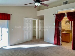 6684 N Western Ave in Fresno, CA - Building Photo - Building Photo