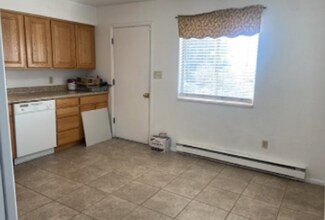 246 S Cherry Hill Dr in Pleasant Grove, UT - Building Photo - Building Photo