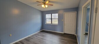 905 S 4th St in Horseshoe Bend, AR - Building Photo