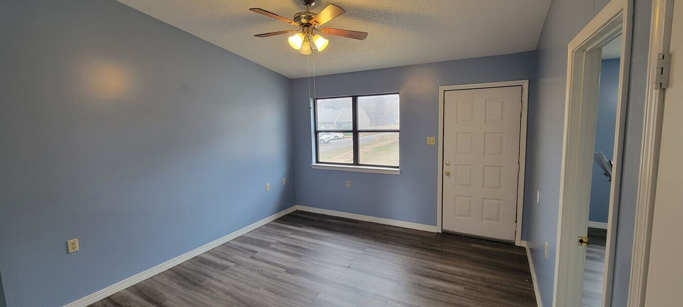 905 S 4th St in Horseshoe Bend, AR - Building Photo
