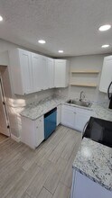 4715 W Wallcraft Ave in Tampa, FL - Building Photo - Building Photo