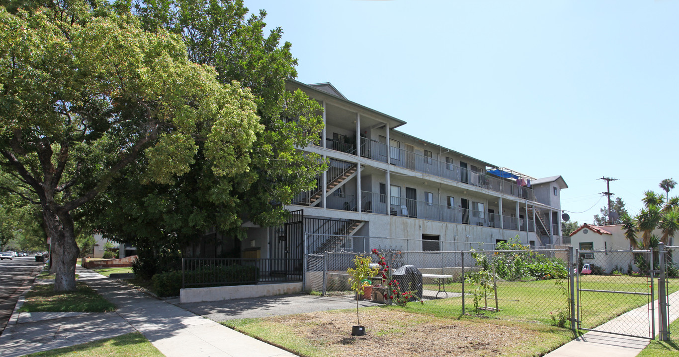 1014 Spazier Ave in Glendale, CA - Foto de edificio