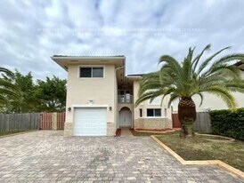 14137 SW 166th Terrace in Miami, FL - Building Photo