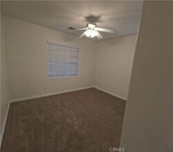 34563 Wintersweet Ln in Winchester, CA - Foto de edificio - Building Photo