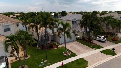 110 Newberry Ln in Royal Palm Beach, FL - Building Photo - Building Photo