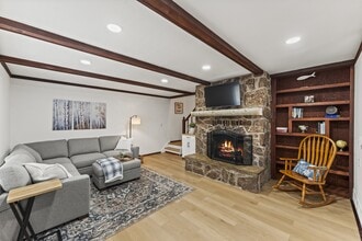 220 Wildflower Dr in Woodland Park, CO - Foto de edificio - Building Photo