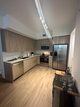 7568 W 4th Ct, Unit A4 in Hialeah, FL - Foto de edificio - Building Photo