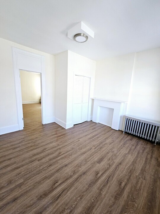 327 Jackson St in Hoboken, NJ - Building Photo