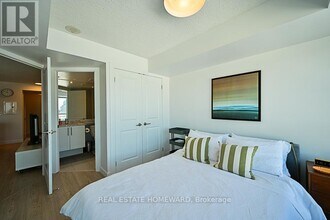 125 Western Battery Rd in Toronto, ON - Building Photo - Building Photo