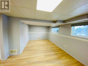 306 Edgehill Dr in Barrie, ON - Building Photo - Building Photo