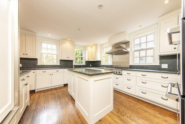 257 Mount Auburn St in Cambridge, MA - Building Photo - Building Photo