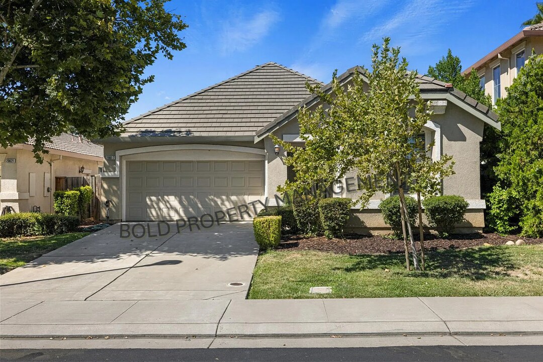 20617 Sarazen Pl in Patterson, CA - Building Photo