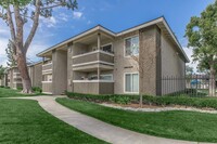 The Meadows in Riverside, CA - Foto de edificio - Building Photo