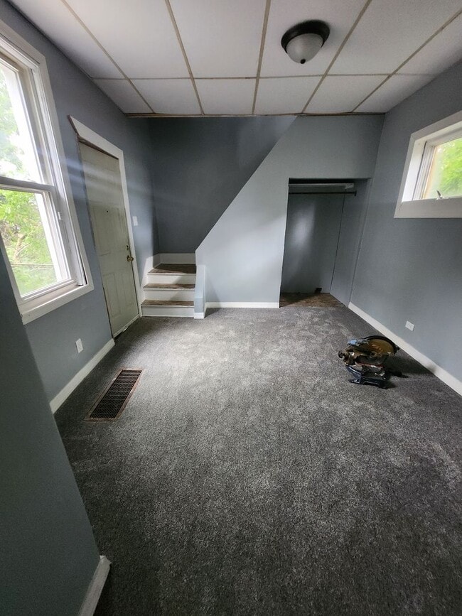 property at 815 W 17th St