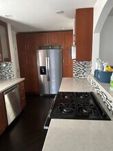 264 Rosebay Dr in Encinitas, CA - Foto de edificio - Building Photo