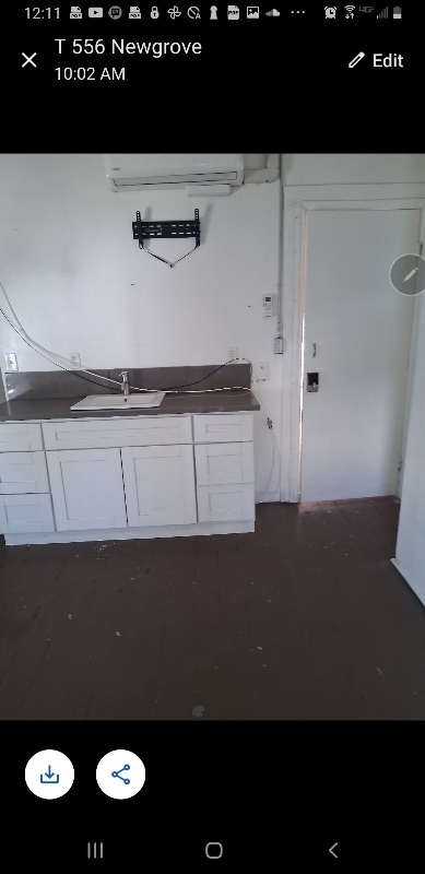 property at 558 W Newgrove St