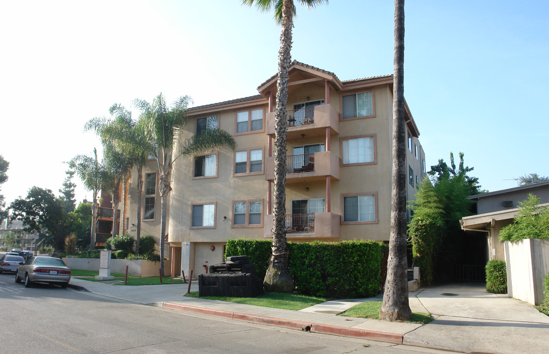 Valleyheart Apartments in Studio City, CA - Building Photo