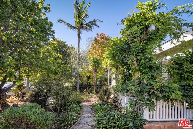 2808 Clune Ave in Los Angeles, CA - Building Photo - Building Photo