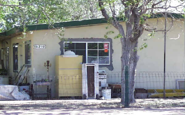 16210 Olive St in Hesperia, CA - Building Photo - Building Photo