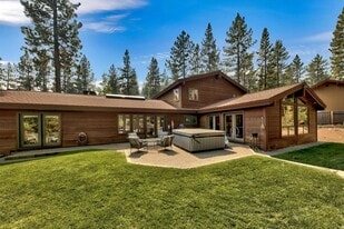 982 Sand Iron Dr in Incline Village, NV - Building Photo