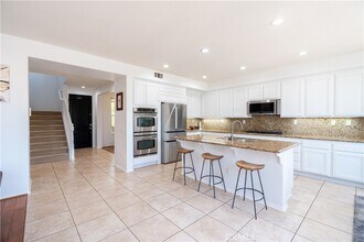20860 Sardinia Way, Unit B in Los Angeles, CA - Building Photo - Building Photo