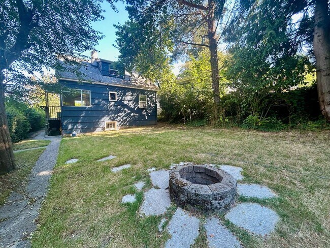 6005 S Cooper St in Seattle, WA - Building Photo - Building Photo