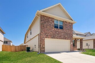 8337 Yaupon Holly Trl in Fort Worth, TX - Building Photo - Building Photo