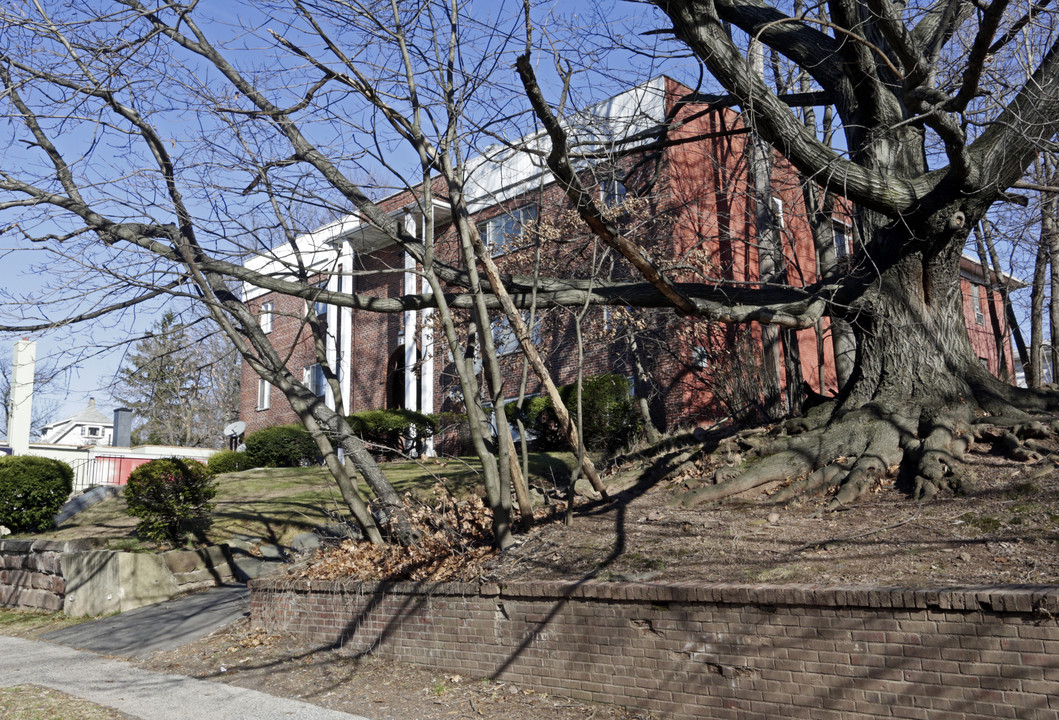 Doral Gardens in Bloomfield, NJ - Building Photo