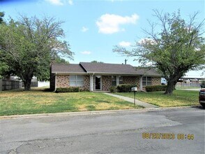 200 Texoma Dr in Whitesboro, TX - Building Photo - Building Photo