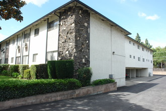 Florentine Villa Apartments in San Jose, CA - Foto de edificio - Building Photo