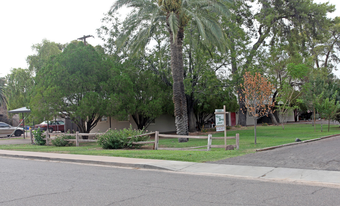 Water Song Manor in Phoenix, AZ - Building Photo