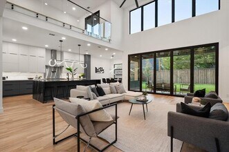 3739 Rockdale Dr in Dallas, TX - Building Photo - Building Photo