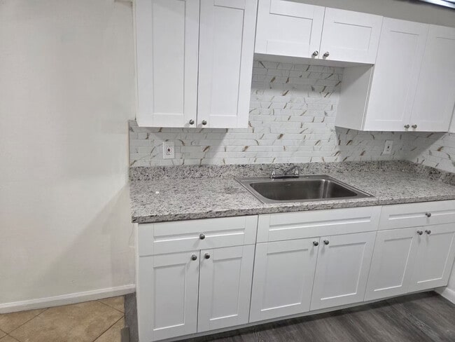 property at 1333 S Dixie Hwy