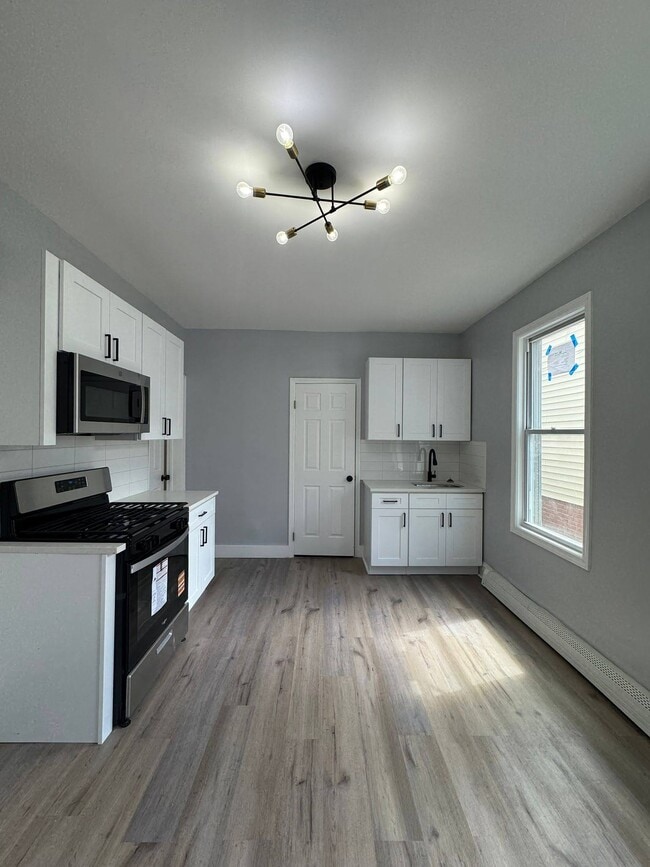 142 Court St, Unit 1B
