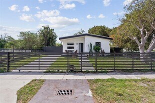944 NW 64th St in Miami, FL - Building Photo