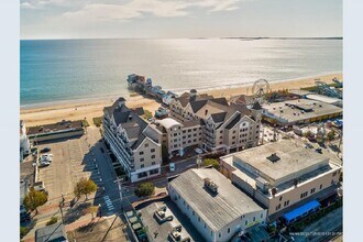 1 E Grand Ave, Unit 401 in Old Orchard Beach, ME - Foto de edificio - Building Photo