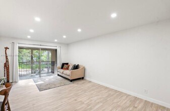 8750 Royal Palm Blvd in Coral Springs, FL - Building Photo - Building Photo