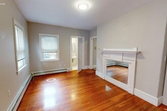 63 Dana St, Unit 1 in Cambridge, MA - Foto de edificio - Building Photo