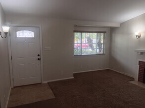 7341 Newlin Ave in Whittier, CA - Foto de edificio - Building Photo