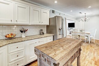 751 W 43rd St in Houston, TX - Building Photo - Building Photo