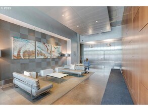 1926 W Burnside St in Portland, OR - Foto de edificio - Building Photo