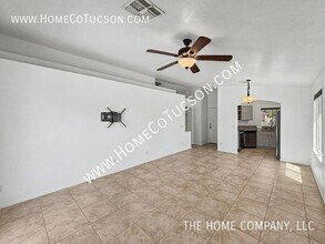 6619 W Wenden Way in Tucson, AZ - Building Photo - Building Photo