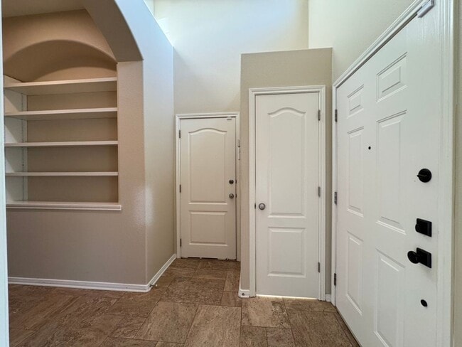 318 Silverado Trail in Victoria, TX - Building Photo - Building Photo