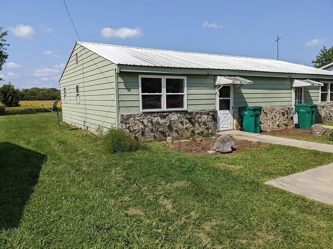 property at 1003 S Pittenger Rd