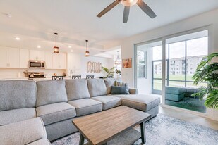 18461 Copperhead Dr, Unit SI FL1-ID1546499P in Lehigh Acres, FL - Building Photo