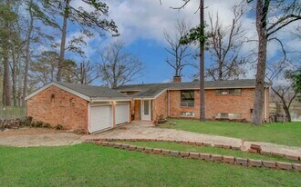 417 Brook Hollow Dr in Conroe, TX - Building Photo