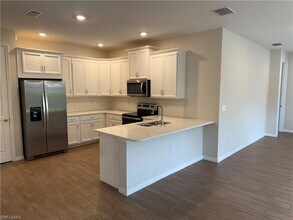 1273 Enbrook Lp in Naples, FL - Building Photo - Building Photo