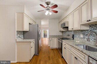 7393 Swan Point Way in Columbia, MD - Building Photo - Building Photo