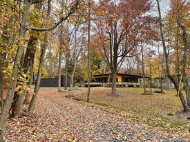 6 Indian Hill Ln in Tappan, NY - Building Photo