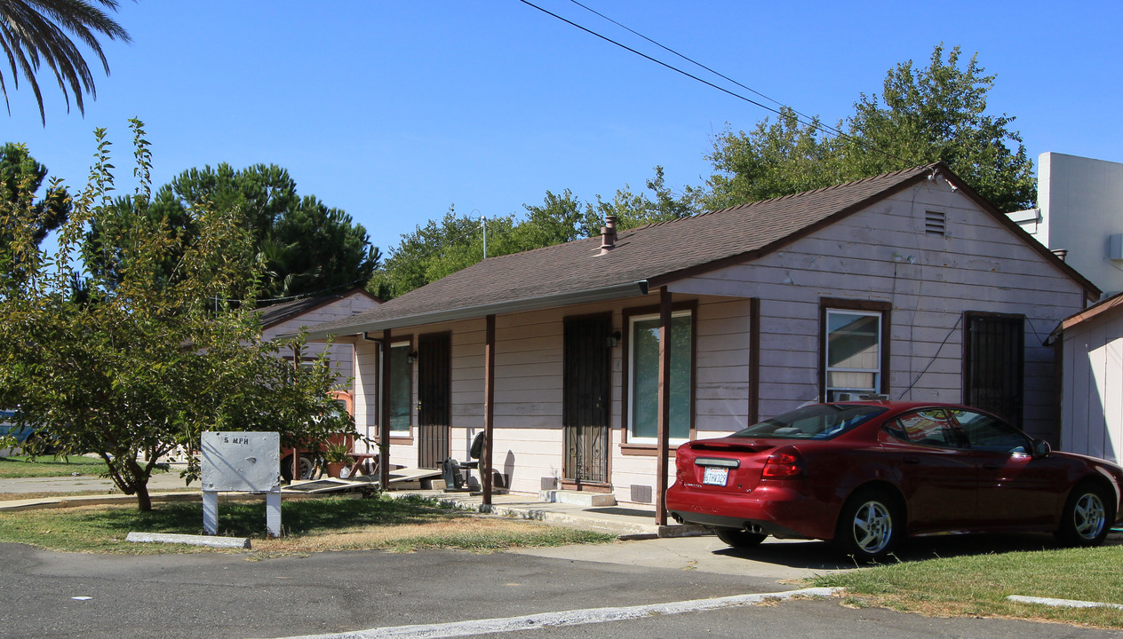 Southside Apartments & RV Park in Sacramento, CA - Foto de edificio